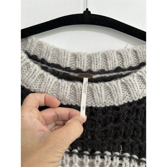 Free People Boxy Oversized Loose Knit Sweater Black White Stripe Alpace Wool SM - Picture 4 of 10